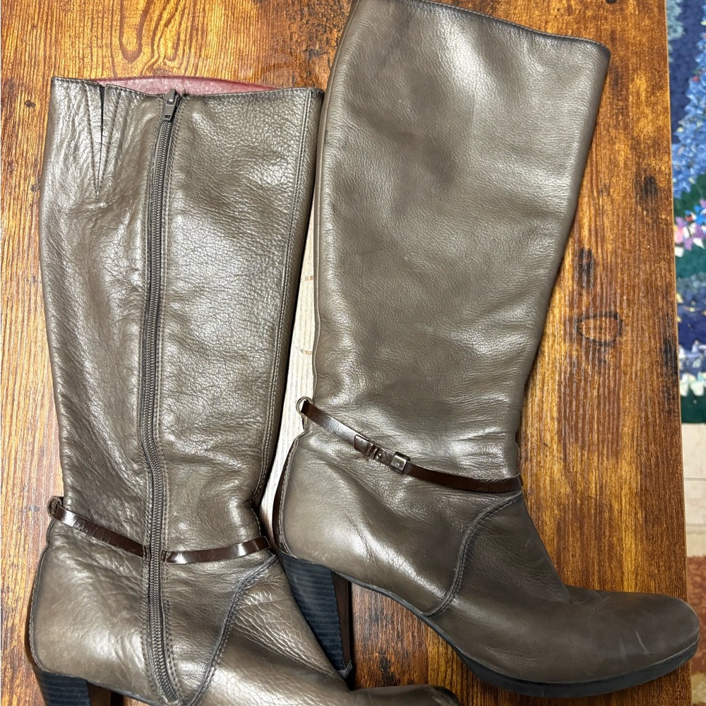 Knee-High Leather Heeled Boots in Taupe